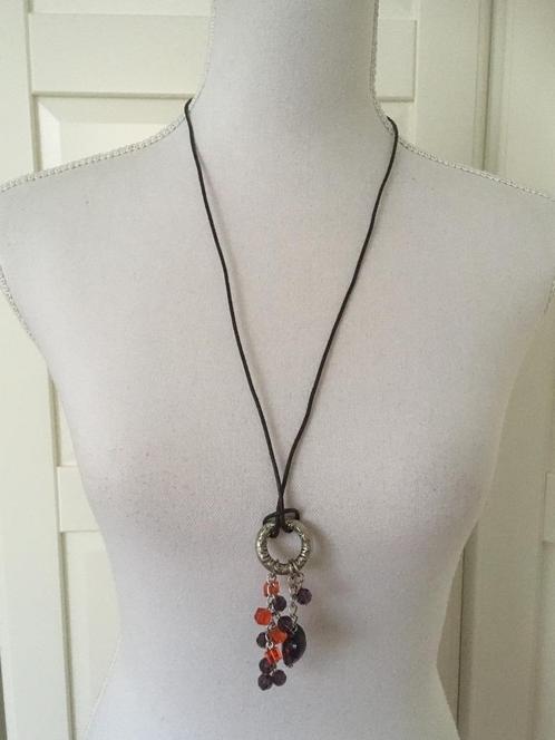 Accessories lange paarse bedeltjes kraaltjes ketting, Sieraden, Tassen en Uiterlijk, Kettingen, Nieuw, Kunststof, Paars, Met hanger
