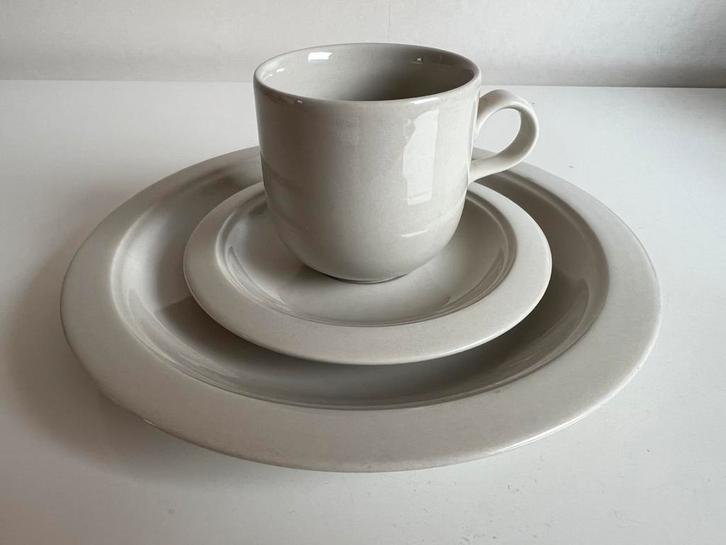 Arabia Finland Saaristo Bord Kop Schotel Inkeri Leivo 80’s, Huis en Inrichting, Keuken | Servies, Zo goed als nieuw, Bord(en)