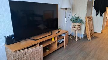 IKEA TV-kast 2 meter + Hisense TV (1 jaar oud)