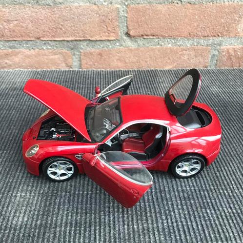 1:24 ALFA ROMEO 8C COMPETIZIONE ROSSO ……… 20,-, Hobby en Vrije tijd, Modelauto's | 1:24, Zo goed als nieuw, Auto, Overige merken