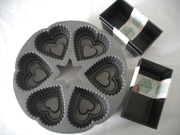 bakvorm cakevorm wiltorv rvs hartje bakken kruidvat sfeer, Hobby en Vrije tijd, Taarten en Cupcakes maken, Nieuw, Bakvorm, Taarten of Cupcakes