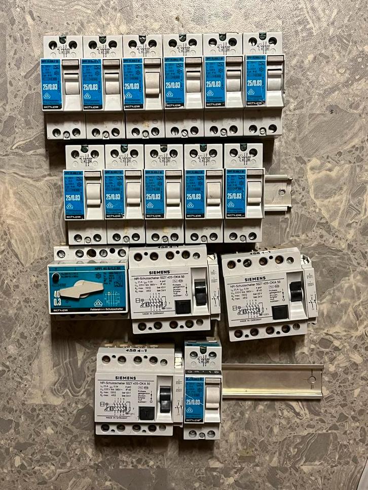 Diverse Elektrische Schakelaars en Componenten, Doe-het-zelf en Verbouw, Elektra en Kabels, Gebruikt, Schakelaar, Ophalen