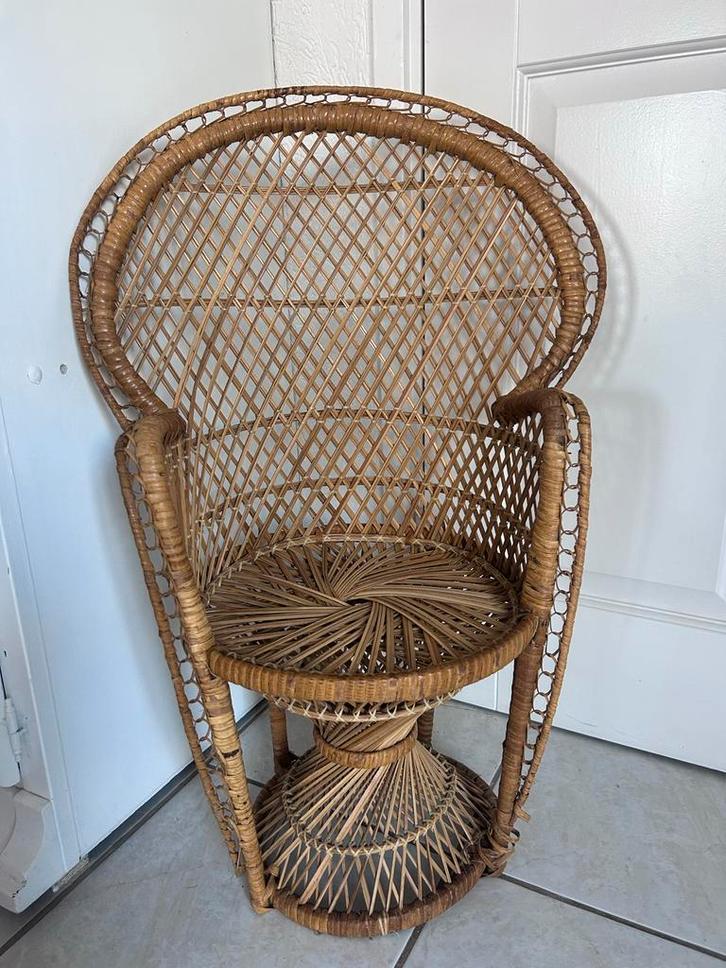 Rotan Pauwenstoel Ibiza Bohemian Kinderstoel, Antiek en Kunst, Antiek | Meubels | Stoelen en Banken, Ophalen of Verzenden