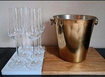 6 Spiegelau flûtes & gouden metalen champagnekoeler  beschikbaar voor biedingen