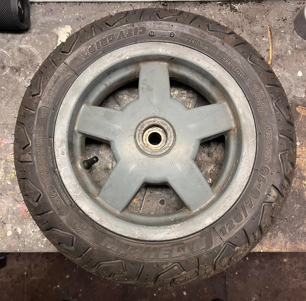 compleet Vespa Achterwiel 10 inch (michelin) 110mm Remds, Fietsen en Brommers, Brommeronderdelen | Scooters, Verzenden, Gebruikt