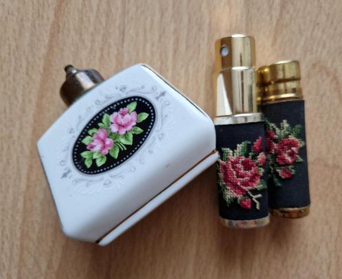 tkp: petit point rose parfumflesje, parfum en lipstickhouder, Antiek en Kunst, Curiosa en Brocante, Verzenden