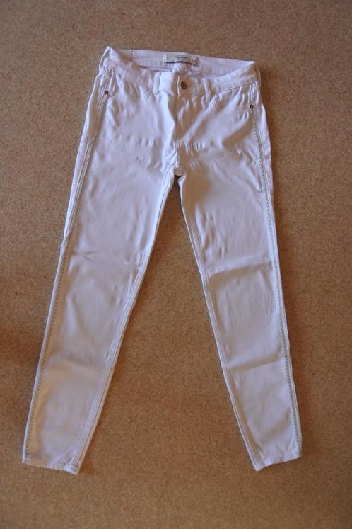 Abercrombie & Fitch spijkerbroek W28 wit, Kleding | Dames, Spijkerbroeken en Jeans, Gedragen, W28 - W29 (confectie 36), Wit, Ophalen of Verzenden