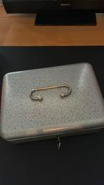 Vintage geldkluisje / spaarpot, Verzamelen, Ophalen of Verzenden, Zo goed als nieuw, Metaal of Blik, Overige thema's