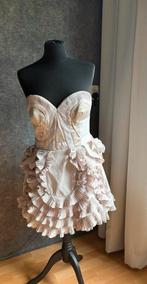 Karen Millen super mooie champagne kleur jurkje mt 40 NIEUW, Karen Millen, Ophalen of Verzenden, Nieuw, Maat 38/40 (M)