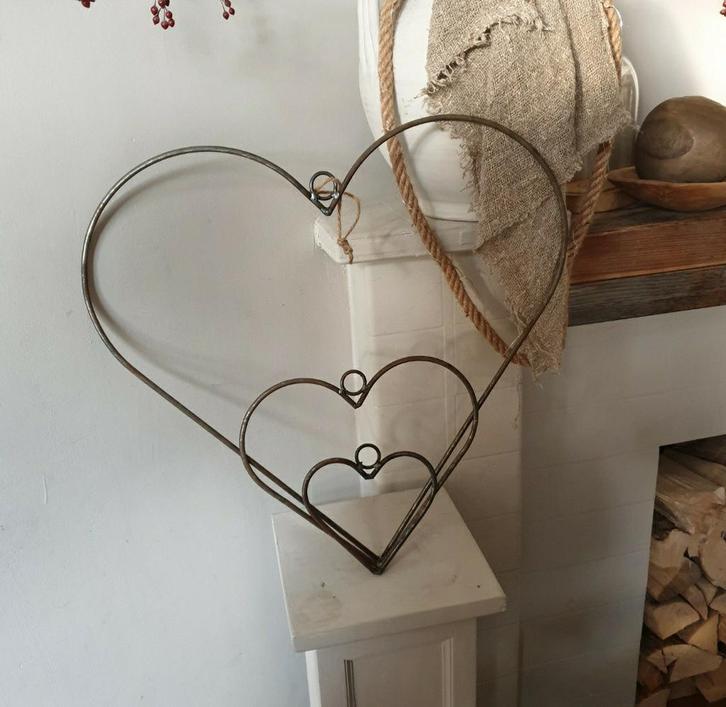 Metalen decoratie frame hart - hartvorm, Huis en Inrichting, Woonaccessoires | Kransen, Nieuw, Ophalen of Verzenden