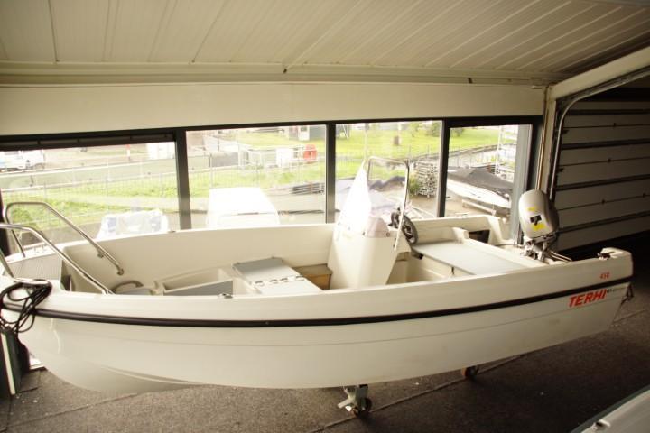 Terhi 450 (bj 2019), Watersport en Boten, Vis- en Consoleboten, Gebruikt, 10 tot 30 pk, 3 tot 6 meter, Benzine, Polyester