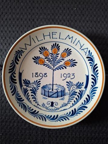 Royal Delft Jubileumbord Wilhelmina 1898-1923 beschikbaar voor biedingen
