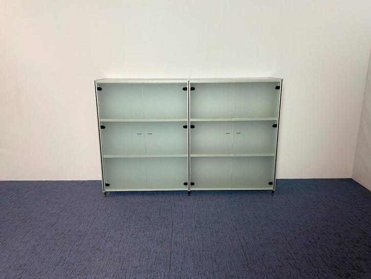 2x klapdeurkast Konig + Neurath, aluminium met glazen deuren, Huis en Inrichting, Bureaus, Gebruikt, Ophalen