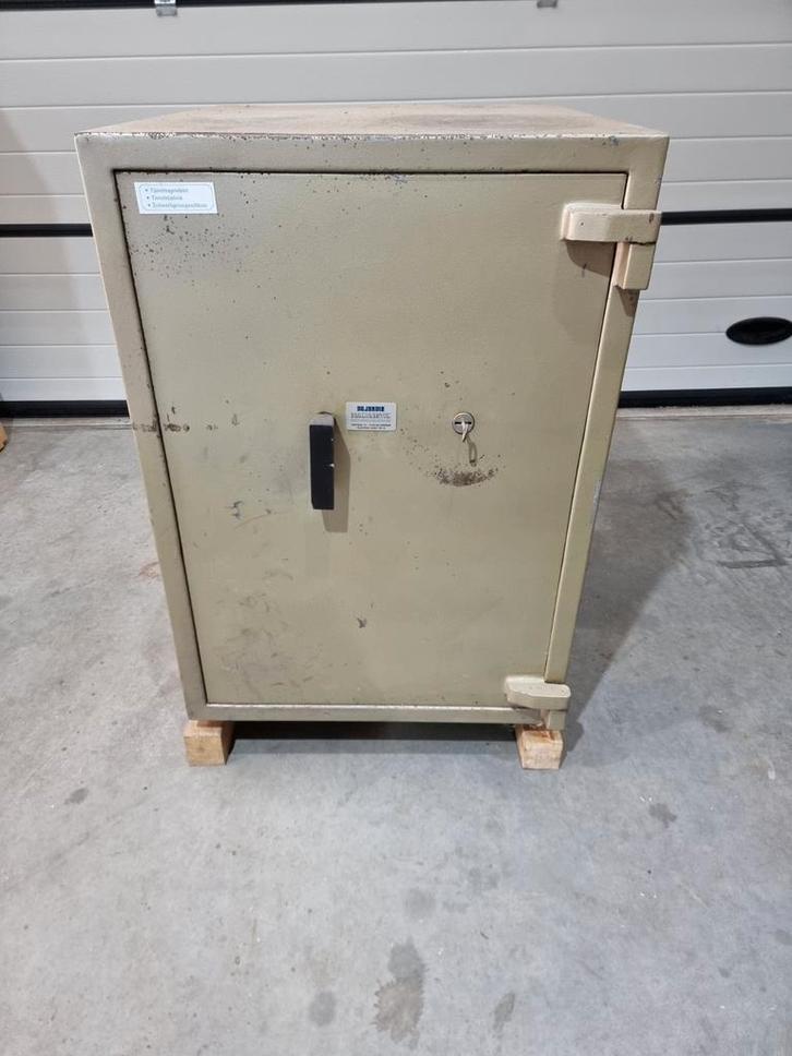 Kluis , grote kluis , bank kluis, Huis en Inrichting, Brandblussers en Brandkasten, Gebruikt, Ophalen