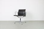 Vitra EA 108, Aluminium, zwart leer, Huis en Inrichting, Stoelen, Ophalen, Gebruikt, Zwart, Leer