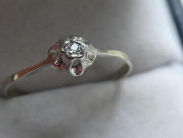 Witgouden ring met Diamantje beschikbaar voor biedingen