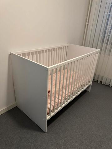 Ledikant kinderbed met matras beschikbaar voor biedingen