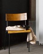 2 vtwonen school stoelen teach, 2 krukken, Ophalen, Zo goed als nieuw, 60 tot 90 cm