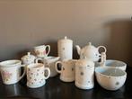 Jet ter Steege Noa servies blauw+ rode roosjes, Huis en Inrichting, Keuken | Servies, Ophalen of Verzenden, Overige stijlen, Kop(pen) en/of Schotel(s)