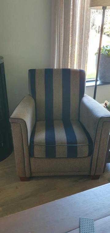 Prachtige stevige stoel / fauteuil  beschikbaar voor biedingen