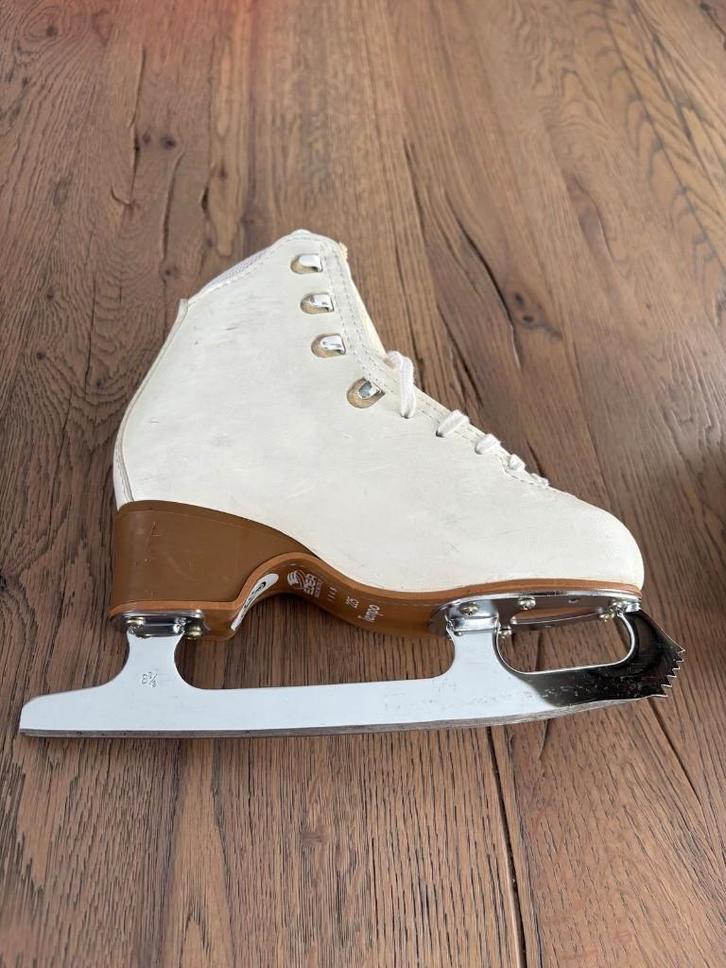 Edea tempo 225 (34), Sport en Fitness, Schaatsen, Zo goed als nieuw, Kunstschaatsen, Overige merken, Ophalen of Verzenden