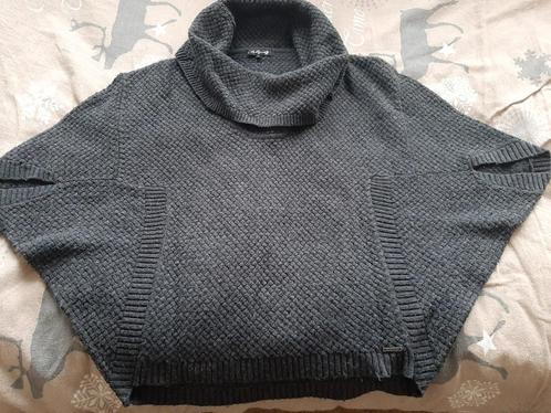 Blauw grijs wollen cape poncho maat M met coll la ligna, Kleding | Dames, Truien en Vesten, Zo goed als nieuw, Maat 38/40 (M)