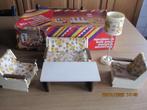 Vintage poppenhuis meubeltjes met doos, Ophalen of Verzenden, Gebruikt, Poppenhuis