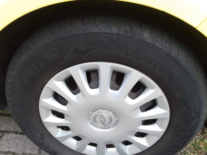 Opel corsa 1.2 16v 5 deurs, Auto diversen, Wieldoppen, Zo goed als nieuw, Ophalen of Verzenden