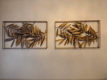 Luxe metalen wanddecoratie in bladmotief beschikbaar voor biedingen