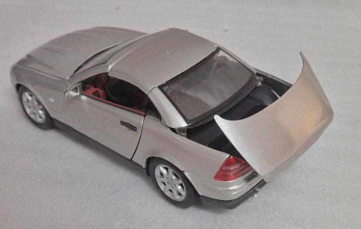 Mercedes SLK Modelauto 1:18, Hobby en Vrije tijd, Modelauto's | 1:18, Zo goed als nieuw, Auto, Maisto, Ophalen of Verzenden