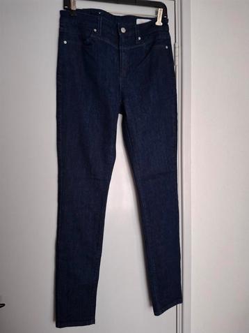 S'oliver 5 pocket jeans mooi donker blauw mt: 38 lengte:32 beschikbaar voor biedingen
