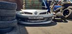 RENAULT CLIO 3  VOORBUMPER +MISTLAMPEN BJ 2009, Auto-onderdelen, Ophalen of Verzenden, Gebruikt, Voor, Bumper
