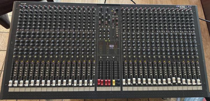 mengpaneel Spirit LX7 by Soundcraft 40 inputs, 32 channel, Muziek en Instrumenten, Mengpanelen, Zo goed als nieuw, 20 kanalen of meer