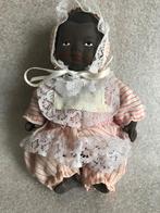Oud Bruin Popje Pop Porselein 14 cm, Verzamelen, Poppen, Ophalen of Verzenden, Gebruikt, Pop