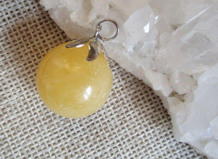 Calciet edelsteen bolletje - hanger, Sieraden, Tassen en Uiterlijk, Kettinghangers, Nieuw, Steen of Mineraal, Geel, Overige voorstellingen