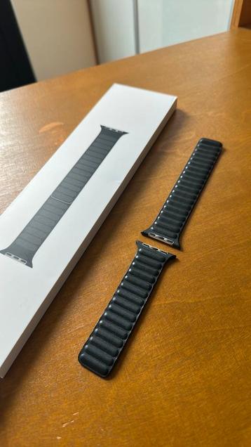 Apple Watch midnight leather link maat S/M beschikbaar voor biedingen