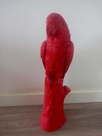 Rood Dierenbeeld - Papegaai, Tuin en Terras, Ophalen of Verzenden, Zo goed als nieuw, Overige materialen, Dierenbeeld