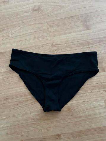 Zwart bikini broekje (M) beschikbaar voor biedingen
