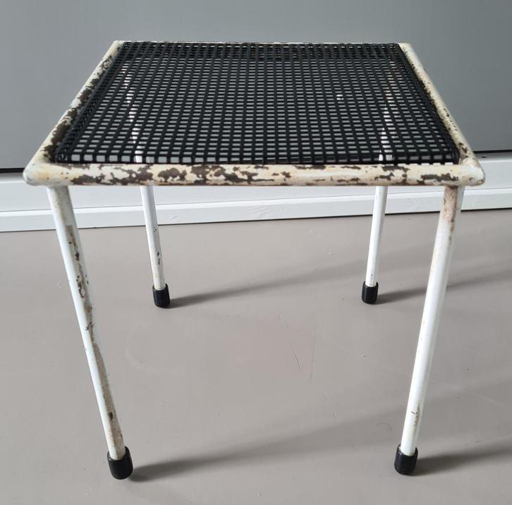 Vintage, klein Artimeta plantentafeltje, Huis en Inrichting, Tafels | Bijzettafels, Gebruikt, Vierkant, Minder dan 45 cm, Minder dan 55 cm