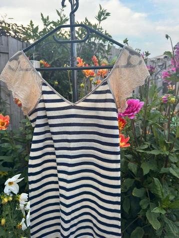 GUESS top mt S beschikbaar voor biedingen