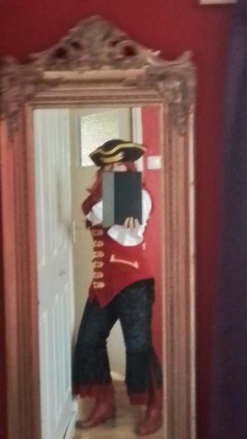 Thetru dames piraat M , heren piratenpak XL en XXL  beschikbaar voor biedingen