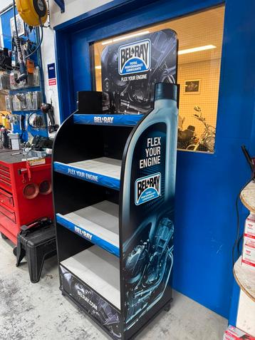 BelRay olie producten display mancave kroeg beschikbaar voor biedingen