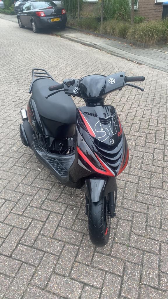 Zip 70cc, Fietsen en Brommers, Scooters | Piaggio, Gebruikt, Zip, Maximaal 45 km/u, Tweetakt, Ophalen