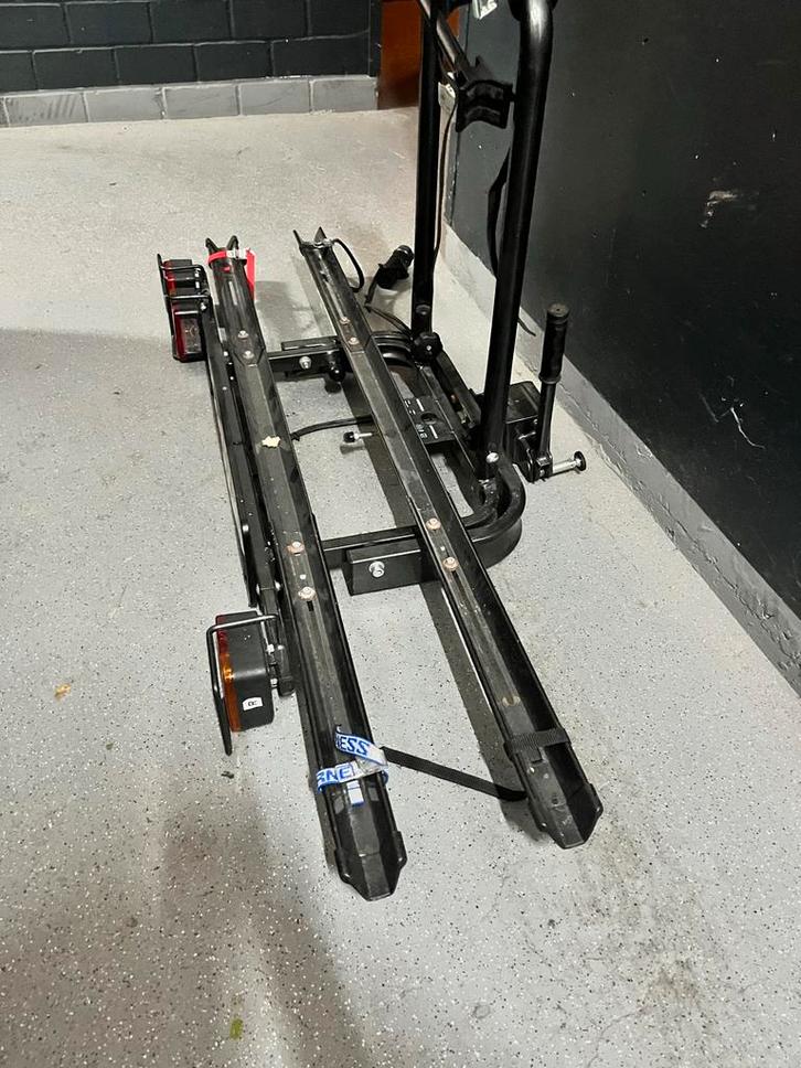 Fietsendrager voor trekhaak - 2 fietsen, Auto diversen, Fietsendragers, Zo goed als nieuw, Trekhaakdrager, 2 fietsen, Ophalen