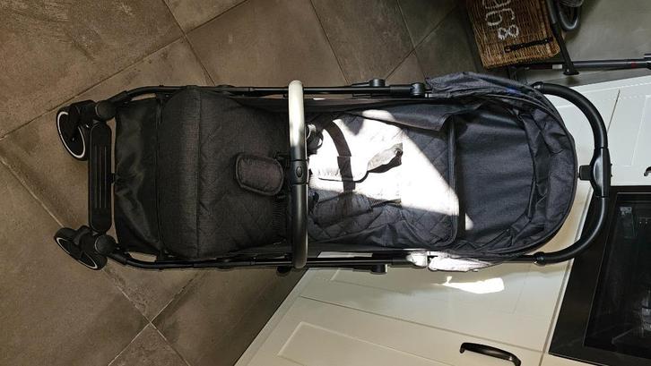 Chicco buggy incl. warme voetenzak., Kinderen en Baby's, Buggy's, Zo goed als nieuw, Overige merken, Regenhoes, Verstelbare rugleuning