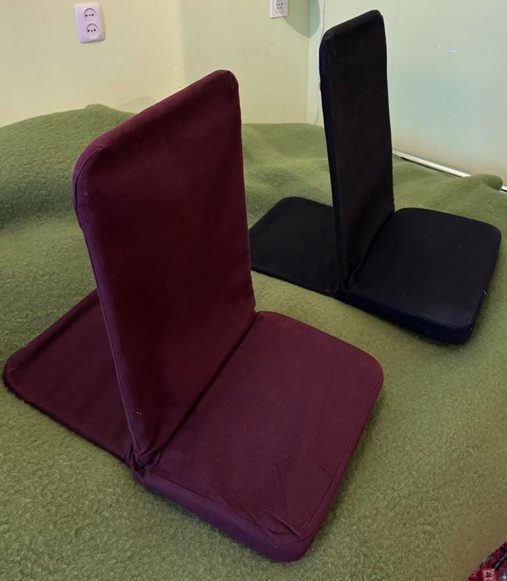 2x Meditatie Stoelen + Thaise Yoga mat - Kussen - Rugsteun, Sport en Fitness, Gezondheidsproducten en Wellness, Gebruikt, Overige typen