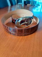 Bruine lak leren riem met zilveren gesp 100cm, Echt leder, 90 tot 100 cm, Tailleriem, Ophalen of Verzenden