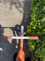 Loopfietsje oranje kleinkind te groot, Fietsen en Brommers, Ophalen, Zo goed als nieuw