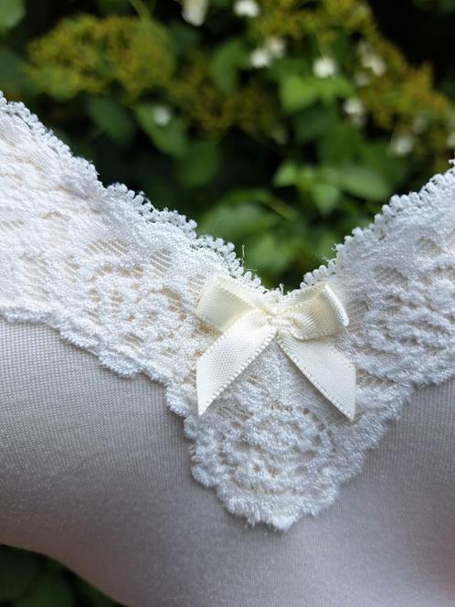 Voorgevormde bh zonder beugel, Kleding | Dames, Ondergoed en Lingerie, BH, Beige, Ophalen of Verzenden