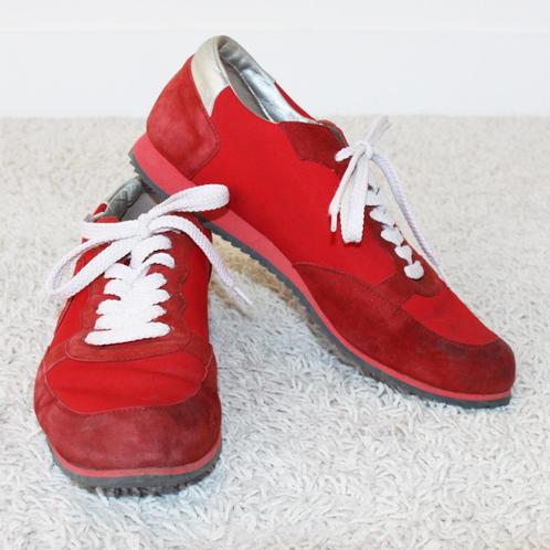 Mooie Leren Hassia Sneakers s17 (Maat 6½|40) € 50,-, Kleding | Dames, Schoenen, Zo goed als nieuw, Sneakers of Gympen, Rood, Ophalen of Verzenden